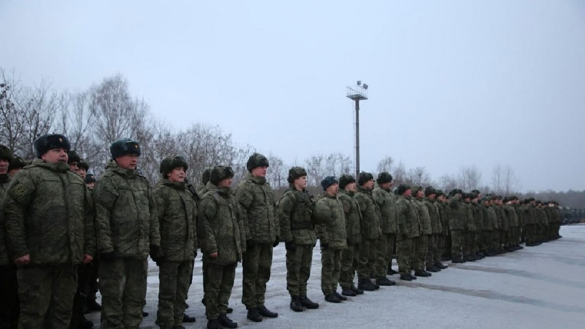 На території Білорусі перебуває більше 12 тисяч російських військових