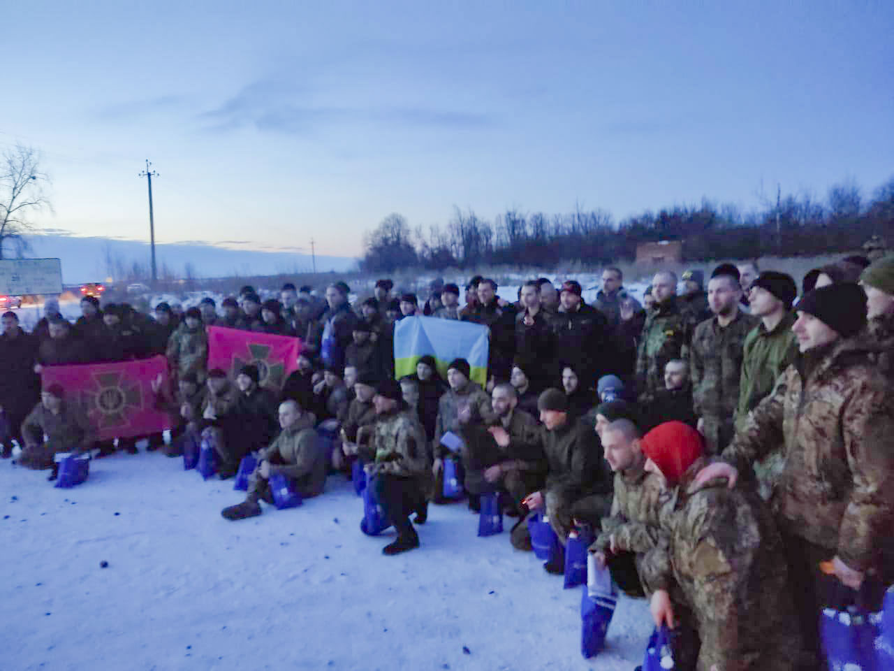 Повернулися додому рідненькі: Україна повернула з полону ще 100 українських захисників (ФОТО-ВІДЕО)