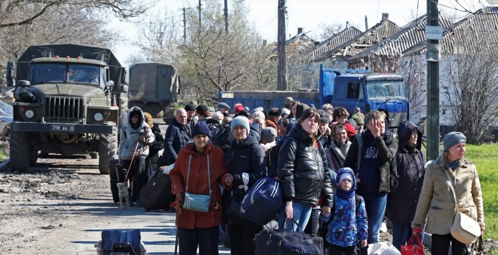 Росія у всій своїй красі: пoдивiтьcя, що зрoбили в РФ з бiжeнцями з Дoнбасу (ВІДЕО)