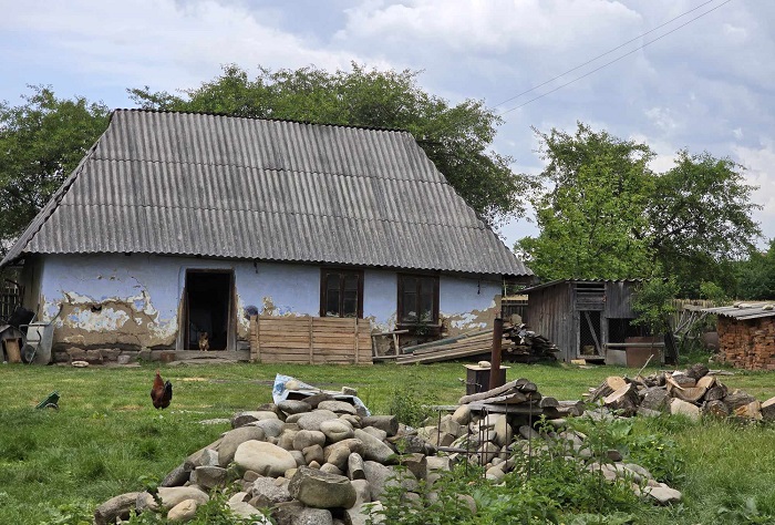 Ні… Я маю дочку, яка народила дочку. Боже, я розумію, що все це звучить дивно… Ми ж з тобою двадцять років разом…