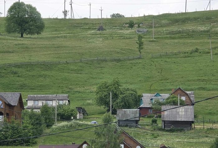 Якщо в тебе таке корисливе ставлення до моєї родини, то добре. Ми тебе більше не потурбуємо. Але знай, що з цього моменту тобі потрібно забути нашу адресу, наші телефони і так далі. Ти продала наші стосунки за 5 тисяч , як свого часу Юда. Ми йдемо, гарного вам вечора.