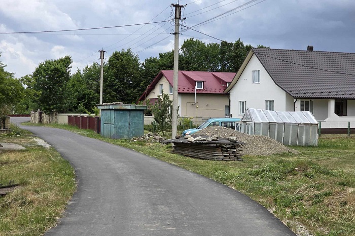 А-а-а, — волав щосили синок. – Я їздив за довіреністю, це її машина! Ось де вона мене підловила! Не треба було тобі на неї так різко натискати мамо, потім би потихеньку задавила своїми вимогами, служницею вона була б у нас, але ти поквапилась!